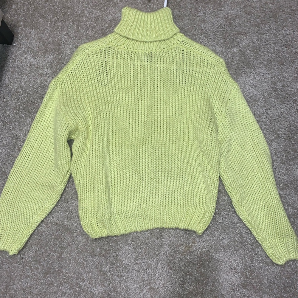 Green Turtleneck sweater